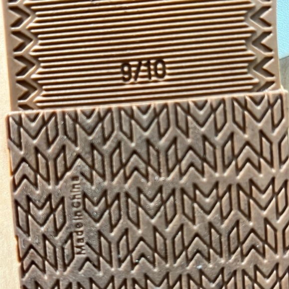 Malvados Sandals - Picture 3 of 3